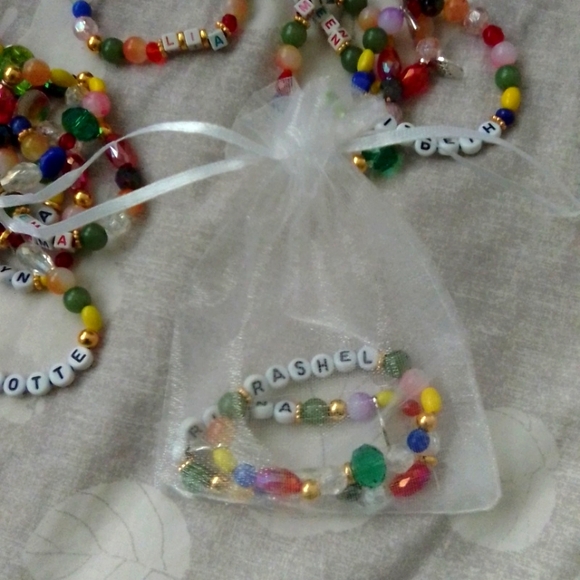 Personalized girls bracelets - Picture 2 of 3